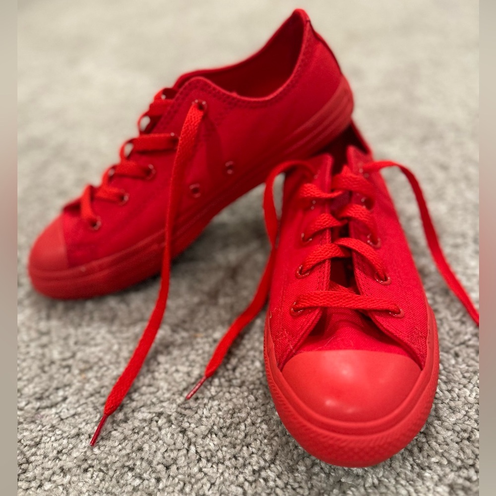NEW- Converse Chuck Taylor All Star Lo Monochrome Sneaker - RED